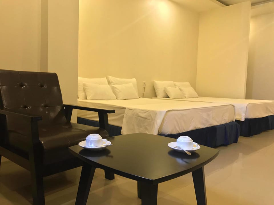 Family Room, City View | Desk, free WiFi