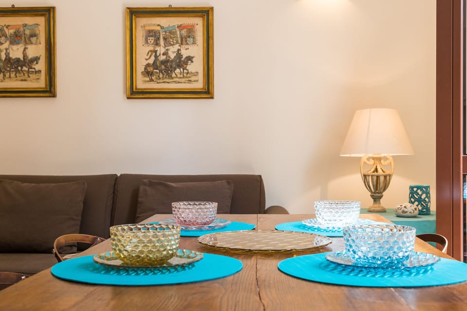 Fully equipped kitchen with table for up to 6 people
