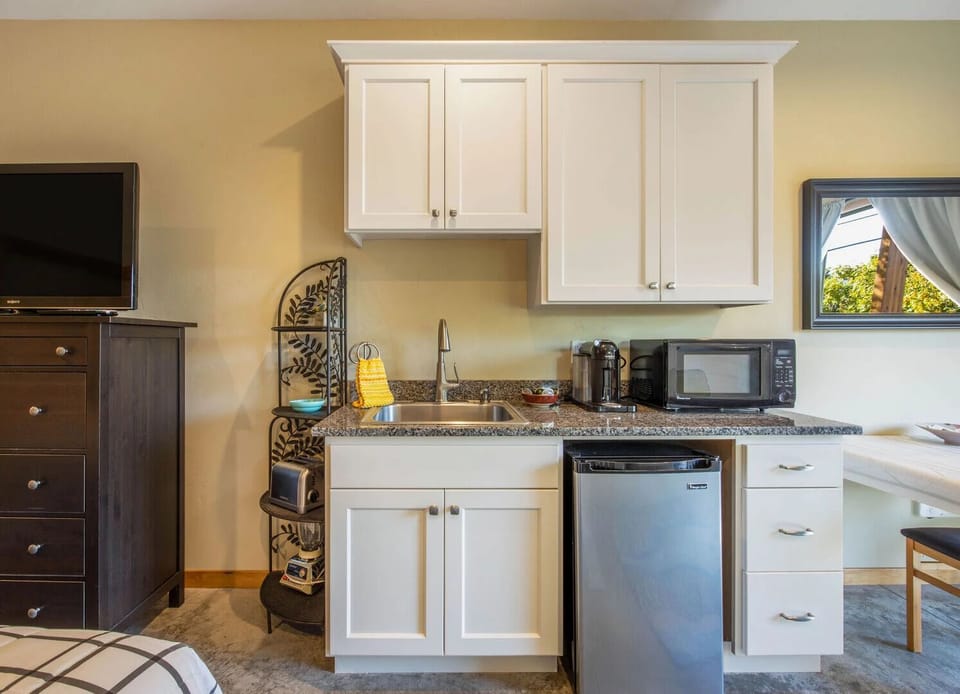 Refer, freezer, coffee maker, coffee bean grinder, microwave, blender, toaster 