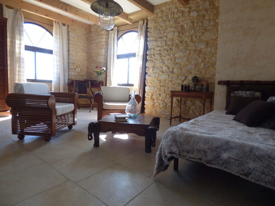 9 bedrooms, premium bedding, Select Comfort beds, in-room safe