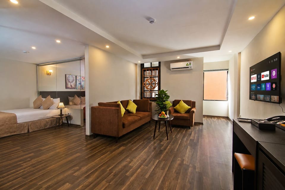 Family Suite, 2 Bedrooms | 1 bedroom, minibar, desk, laptop workspace