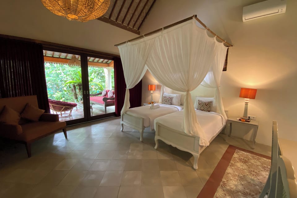 Superior Villa, River View | Free WiFi, bed sheets
