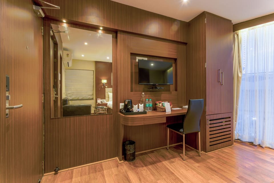 Soundproofing, rollaway beds, free WiFi
