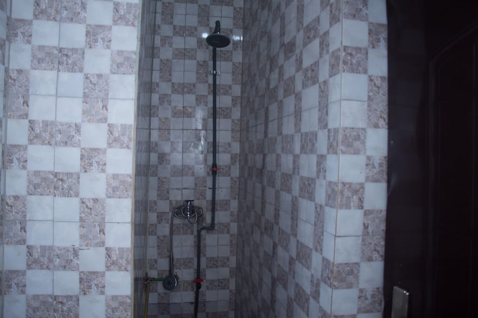 Standard Single Room | Bathroom | Towels