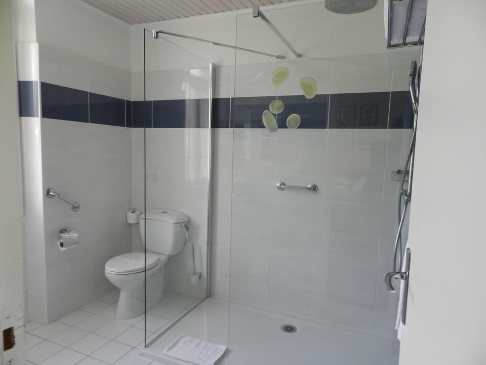 Standard Double Room | In-room safe, soundproofing, rollaway beds, free WiFi