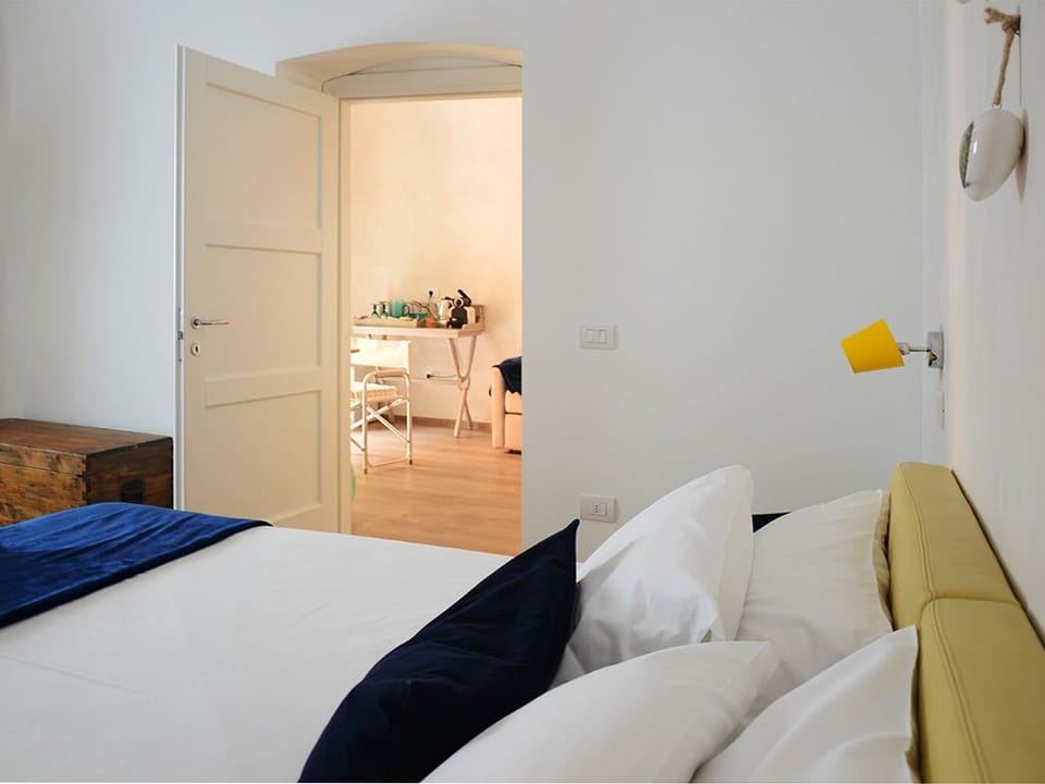 Suite, Balcony | Premium bedding, in-room safe