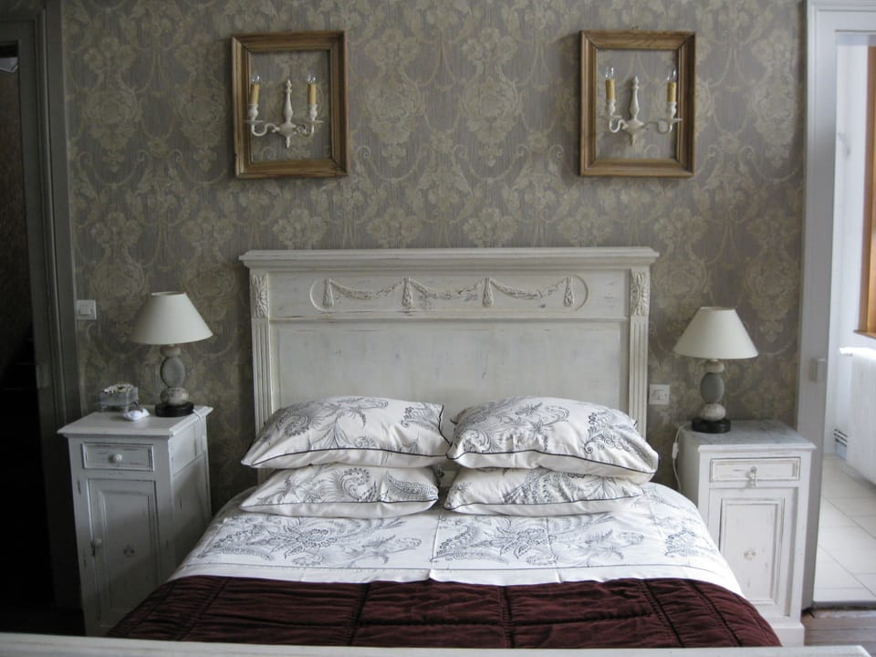 Room | Iron/ironing board, free cribs/infant beds, free WiFi, bed sheets