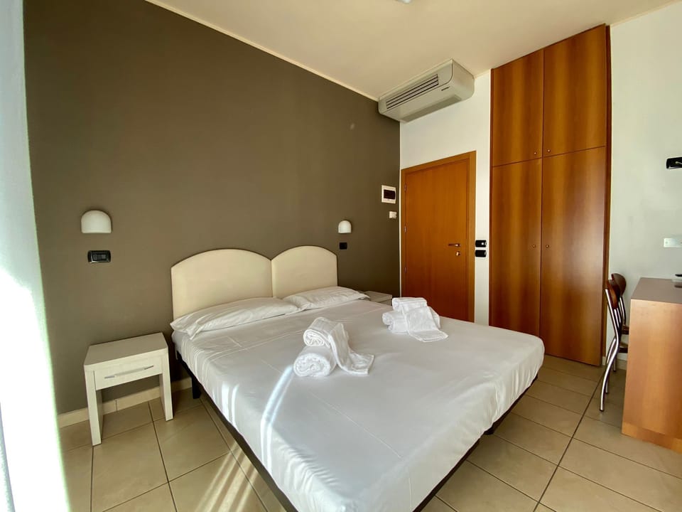 Standard Double Room, Balcony | In-room safe, desk, free WiFi