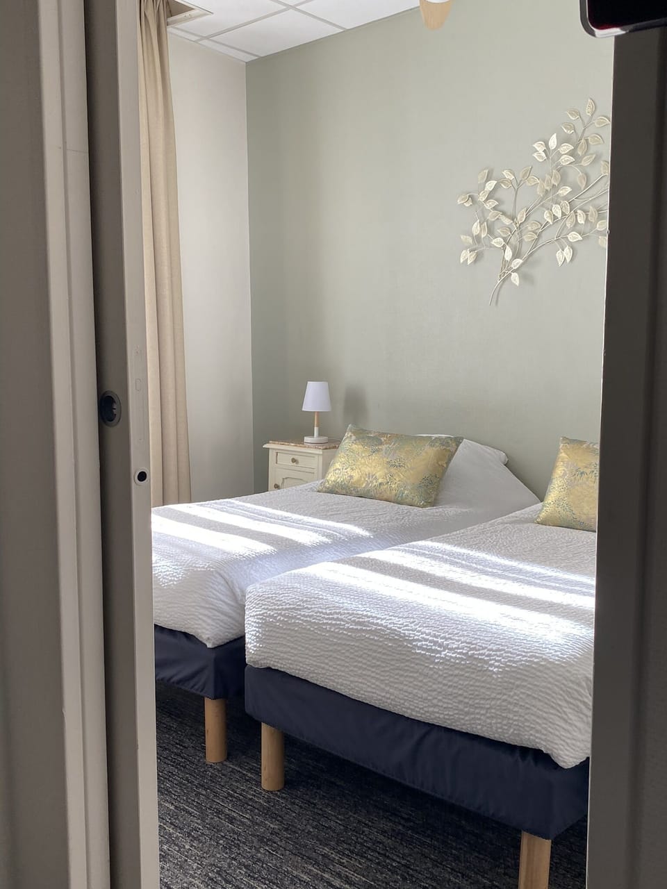 Triple Room | Desk, blackout drapes, soundproofing, iron/ironing board