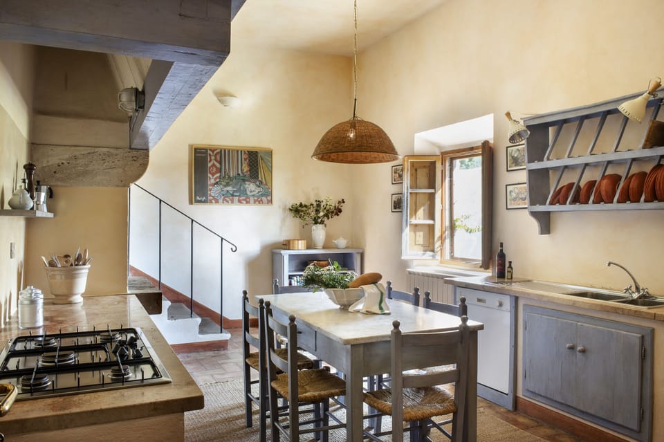Deluxe Apartment | Private kitchen | Fridge, oven, stovetop, dishwasher