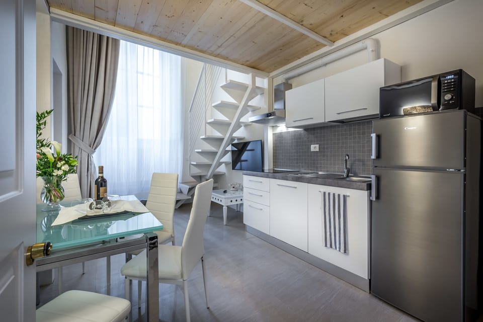 Suite, 2 Bedrooms, Kitchen (Alessandra ) | Private kitchen | Electric kettle