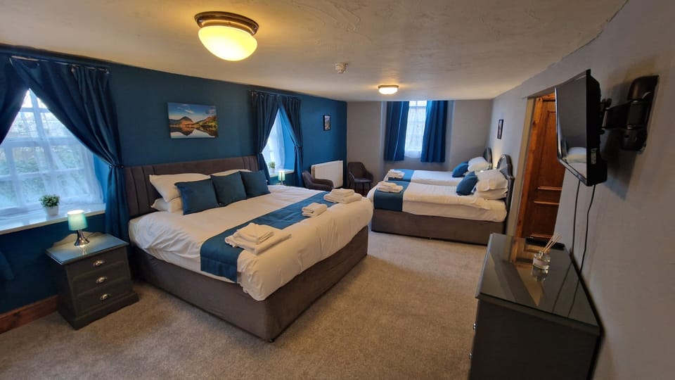 Family Room (Kentmere) | Desk, iron/ironing board, free WiFi, bed sheets