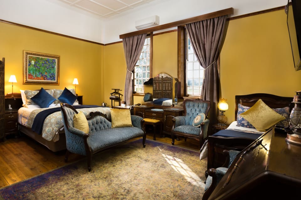 Luxury Double Room | 1 bedroom, premium bedding, desk, iron/ironing board