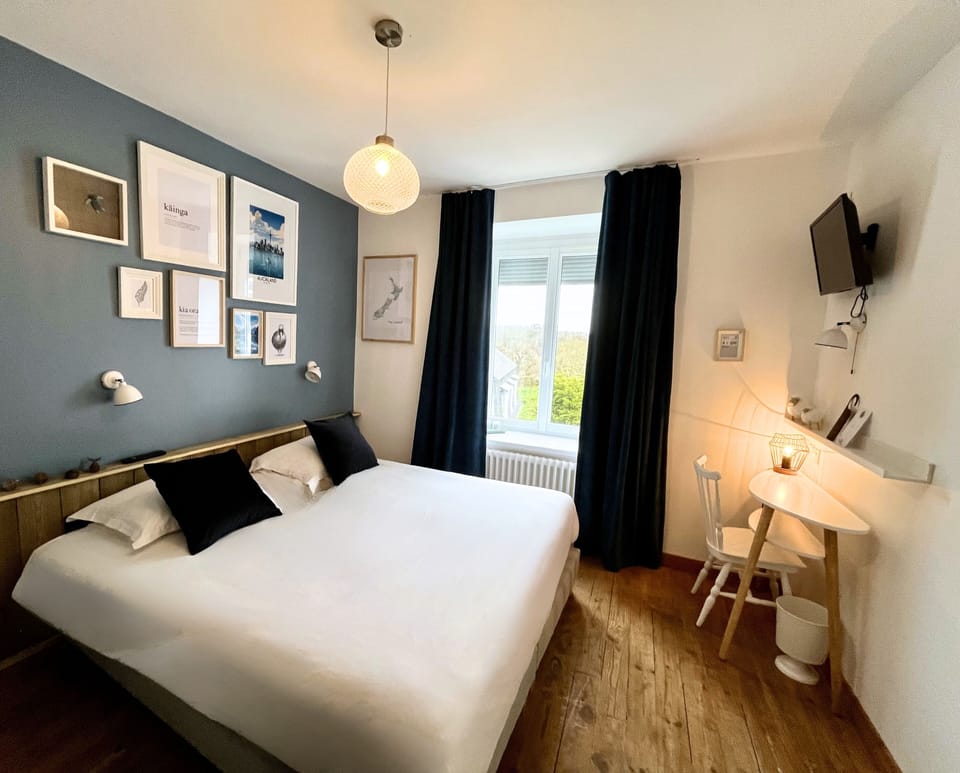 Premium bedding, individually decorated, individually furnished, desk