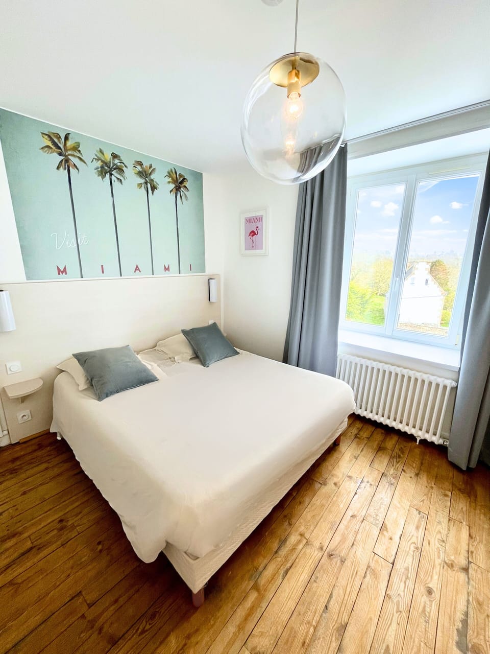 Premium bedding, individually decorated, individually furnished, desk
