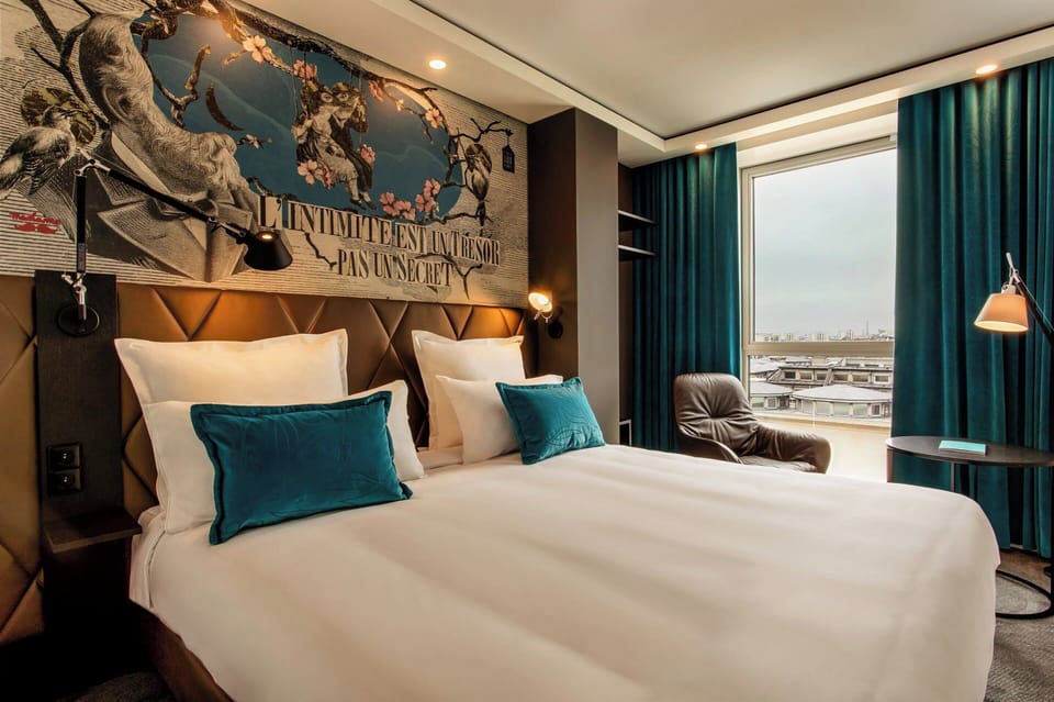 Egyptian cotton sheets, premium bedding, in-room safe
