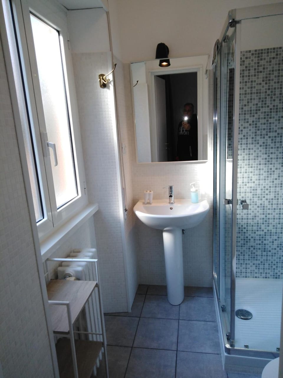 Shower, towels