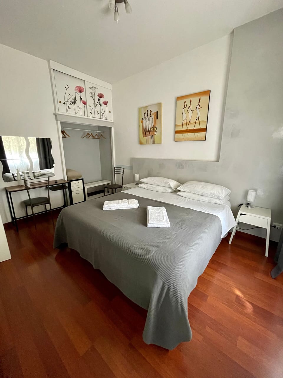 Standard Room, 1 Queen Bed, Non Smoking, Private Bathroom | Desk, laptop workspace, free WiFi, bed sheets