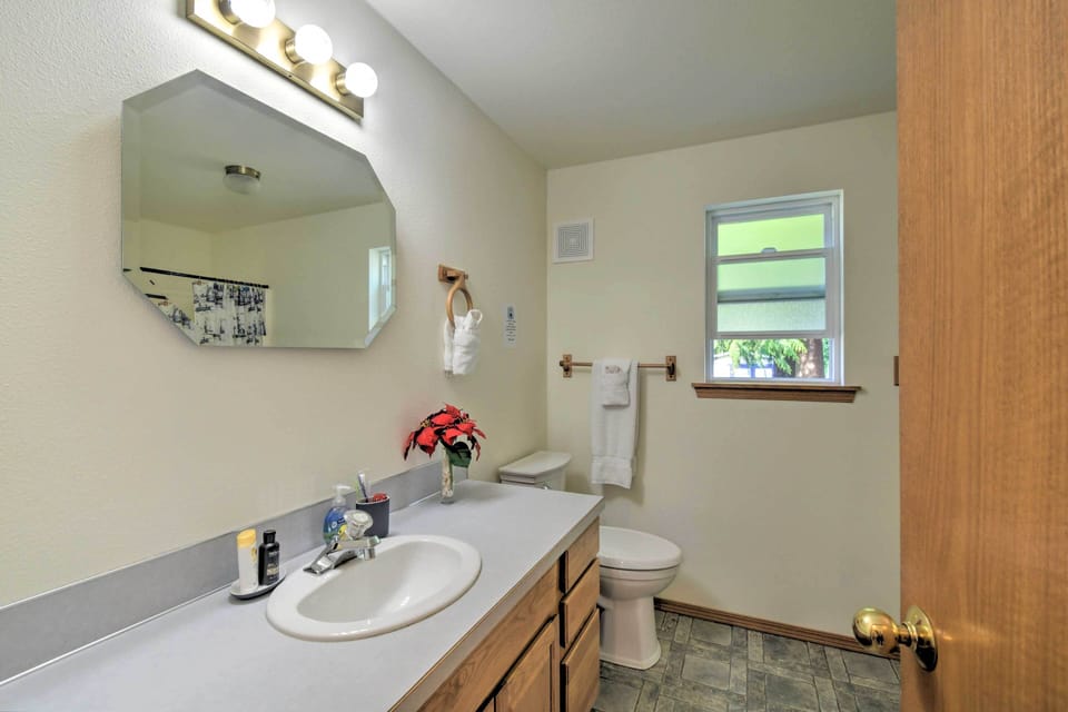 Full Bathroom