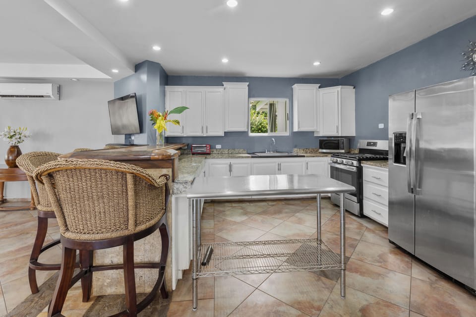 View or large kitchen w/plenty of prep space for you or a JacoVIP chef service.