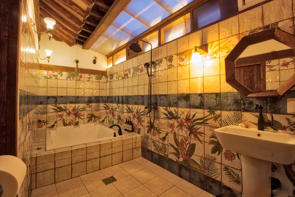 Traditional Double Room(Maewha) - Must contact the property before Check-In | Bathroom | Free toiletries, hair dryer, electronic bidet, towels
