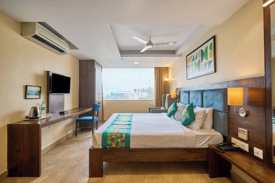 Deluxe Double Room | Desk, iron/ironing board, rollaway beds, free WiFi