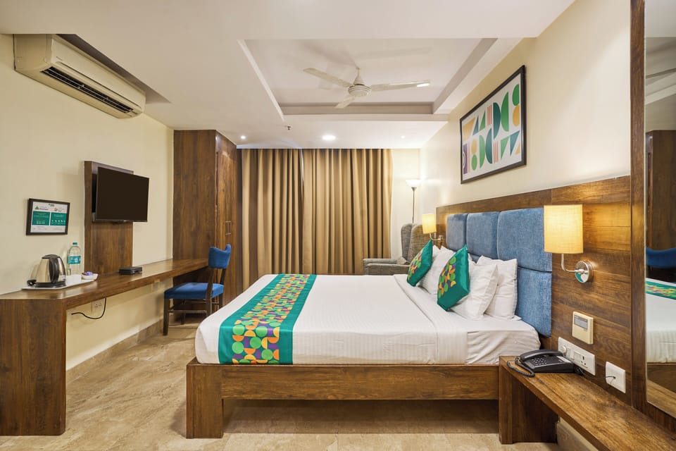 Deluxe Double Room | Desk, iron/ironing board, rollaway beds, free WiFi