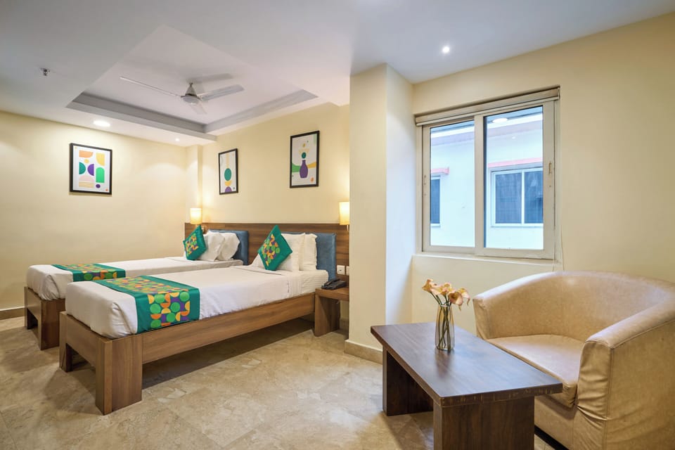 Deluxe Double Room | Desk, iron/ironing board, rollaway beds, free WiFi