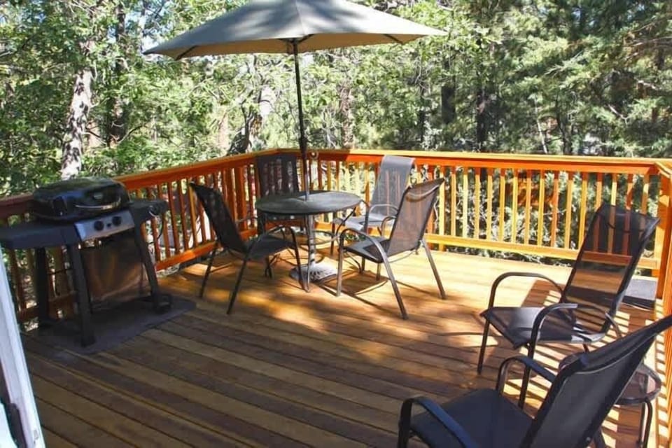 Outside Private Back Wood Deck with Propane BBQ.