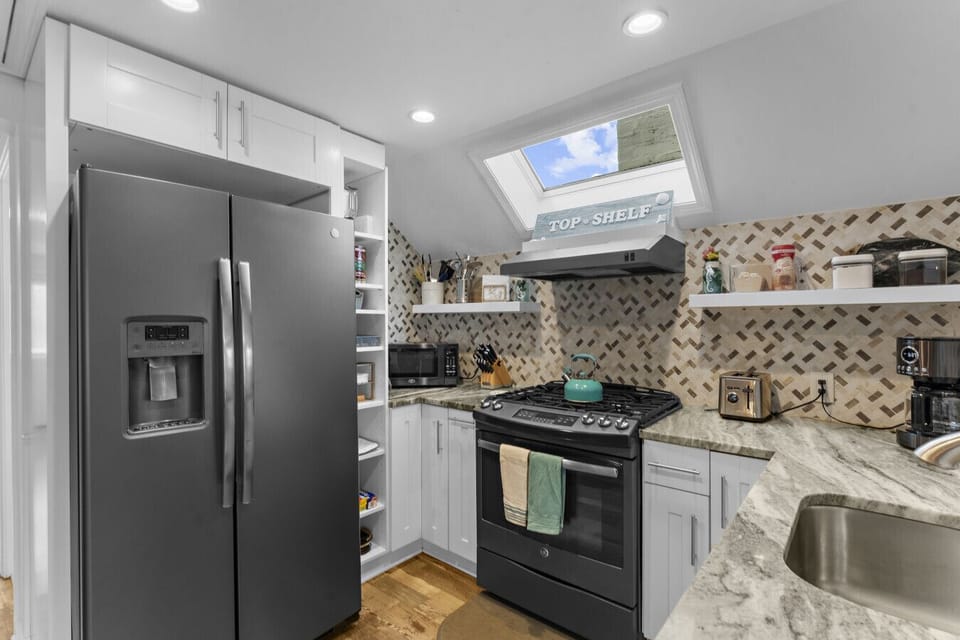 Fully Stocked Kitchen