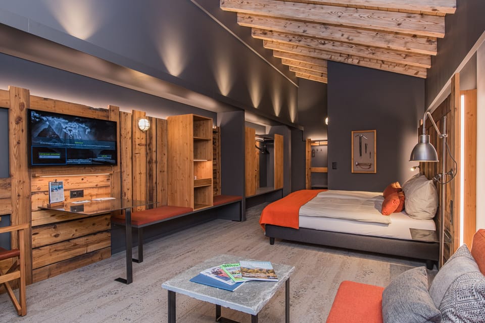 Triple Room | In-room safe, desk, free WiFi, bed sheets