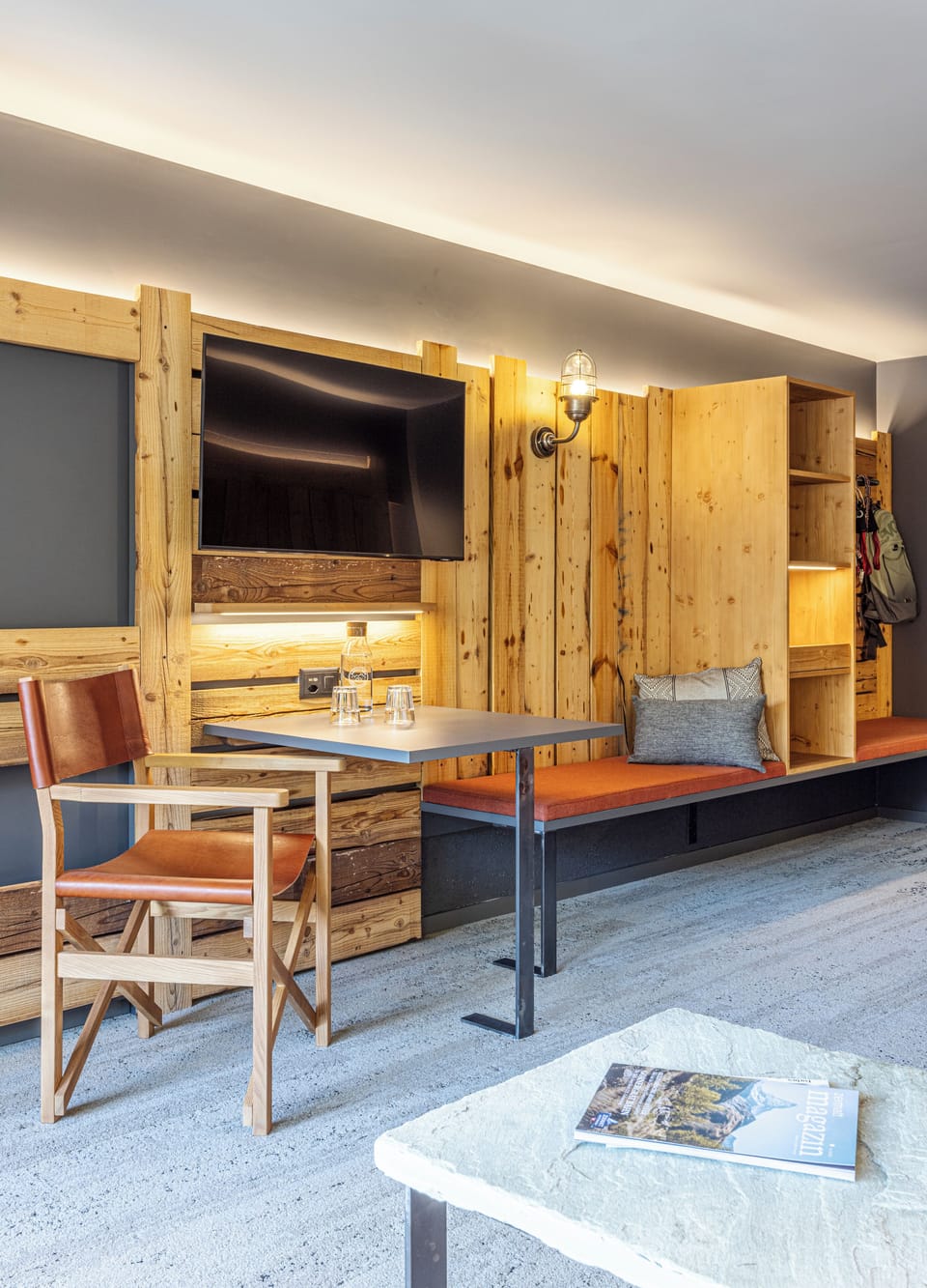 In-room safe, desk, WiFi (free), bed sheets
