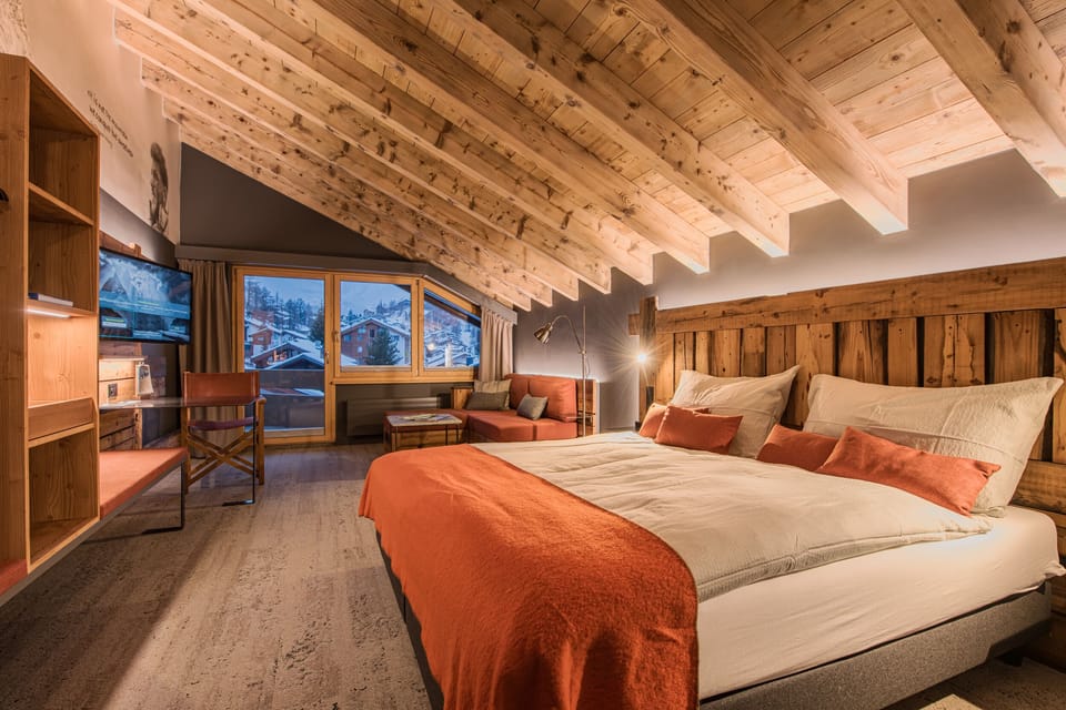 Superior Double Room | In-room safe, desk, free WiFi, bed sheets