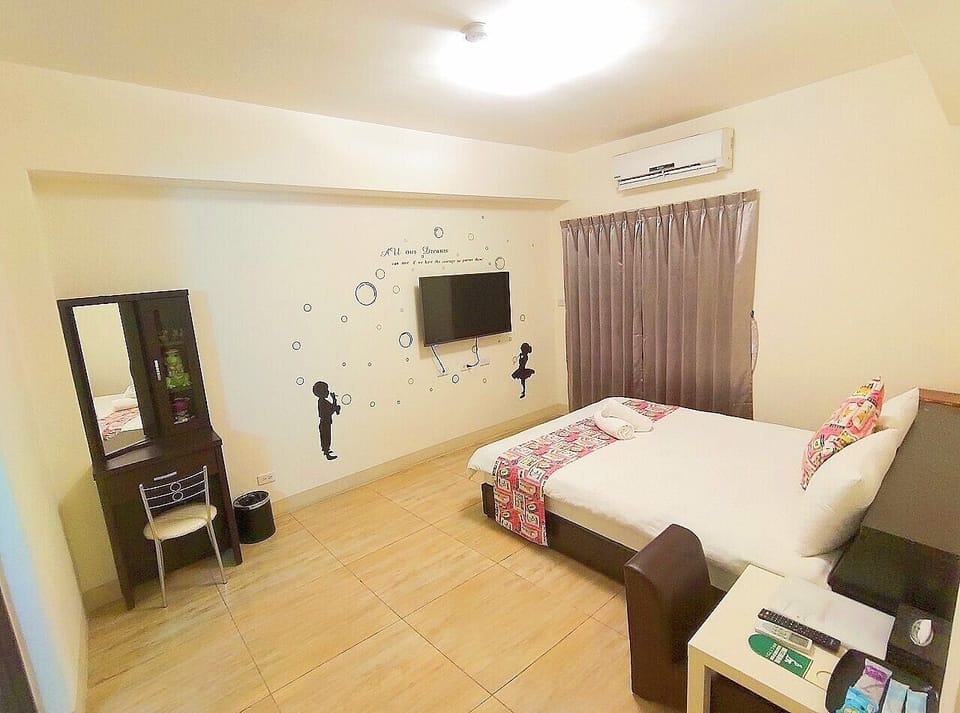 Deluxe Double Room | 1 bedroom, desk, soundproofing, rollaway beds