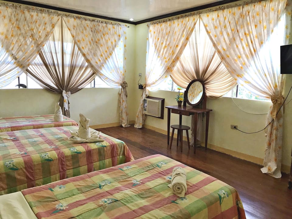 Executive Room 2 | WiFi (free), bed sheets