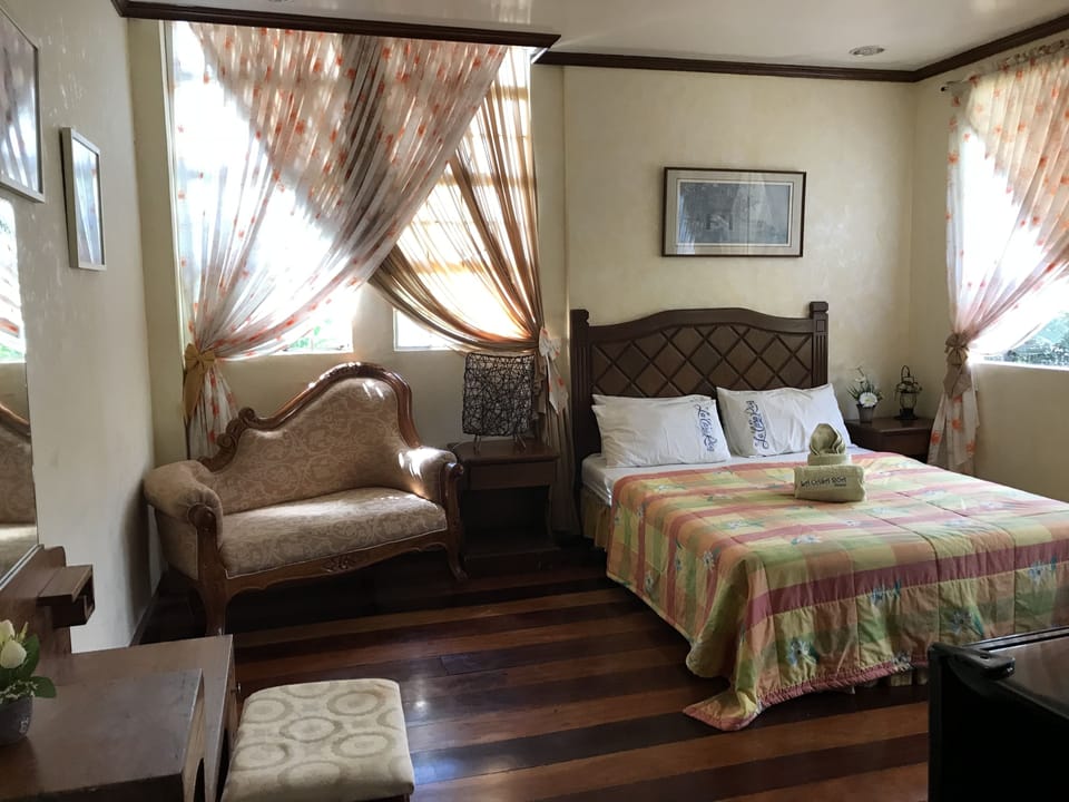 Executive Room 1 | WiFi (free), bed sheets