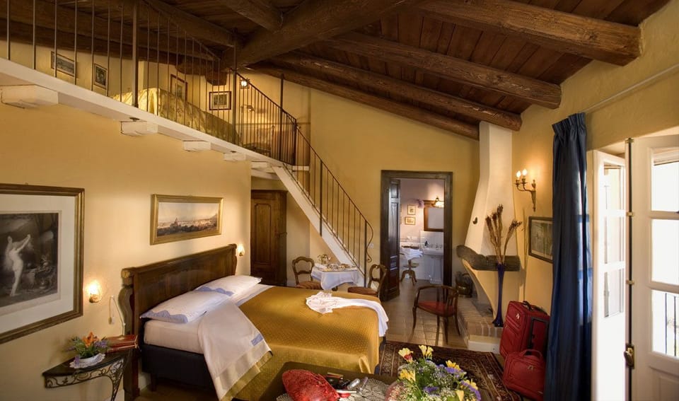 Classic Double Room | Desk, free WiFi, bed sheets