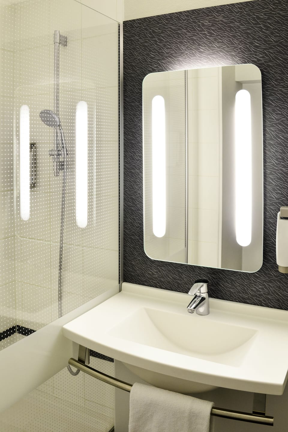 Standard Room | Bathroom | Shower, eco-friendly toiletries, hair dryer, towels