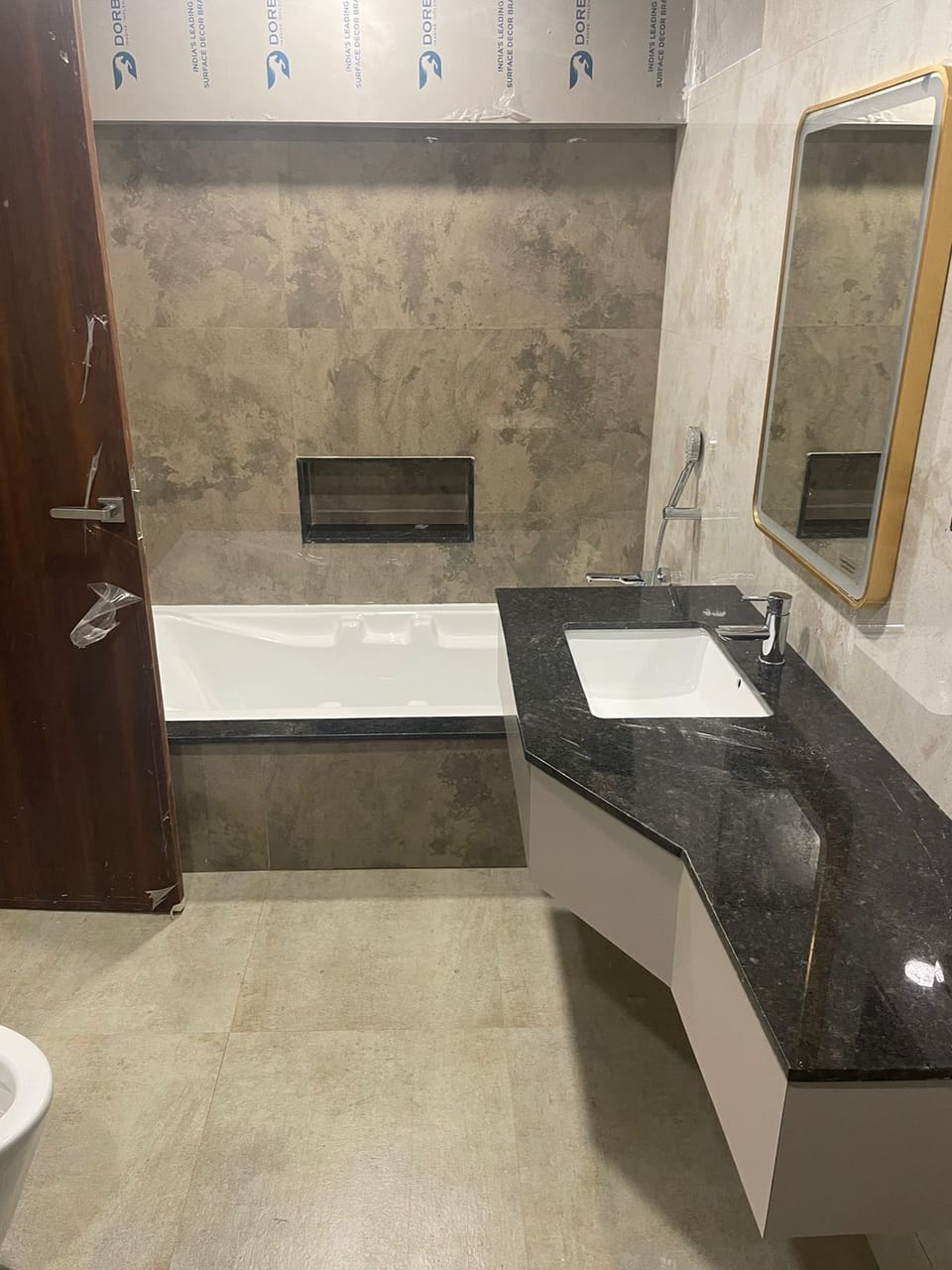Garden Suite | Bathroom | Shower, free toiletries, hair dryer, towels