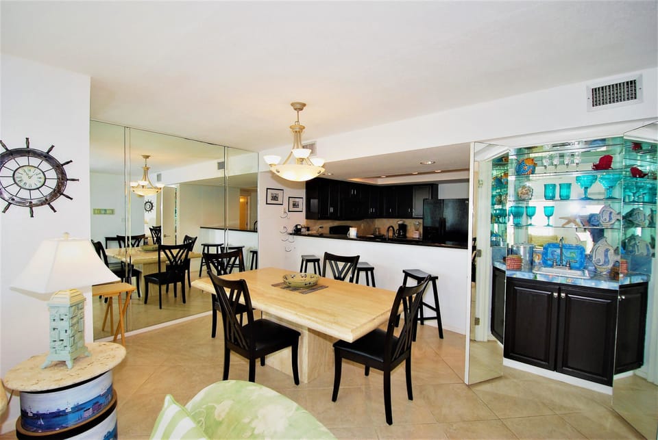 Condo, 3 Bedrooms | In-room dining
