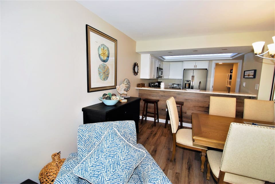 Condo, 3 Bedrooms | Interior