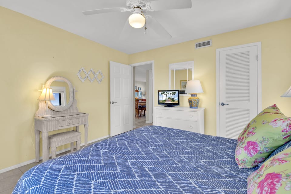 Condo, 3 Bedrooms | 3 bedrooms, travel crib, free WiFi, bed sheets