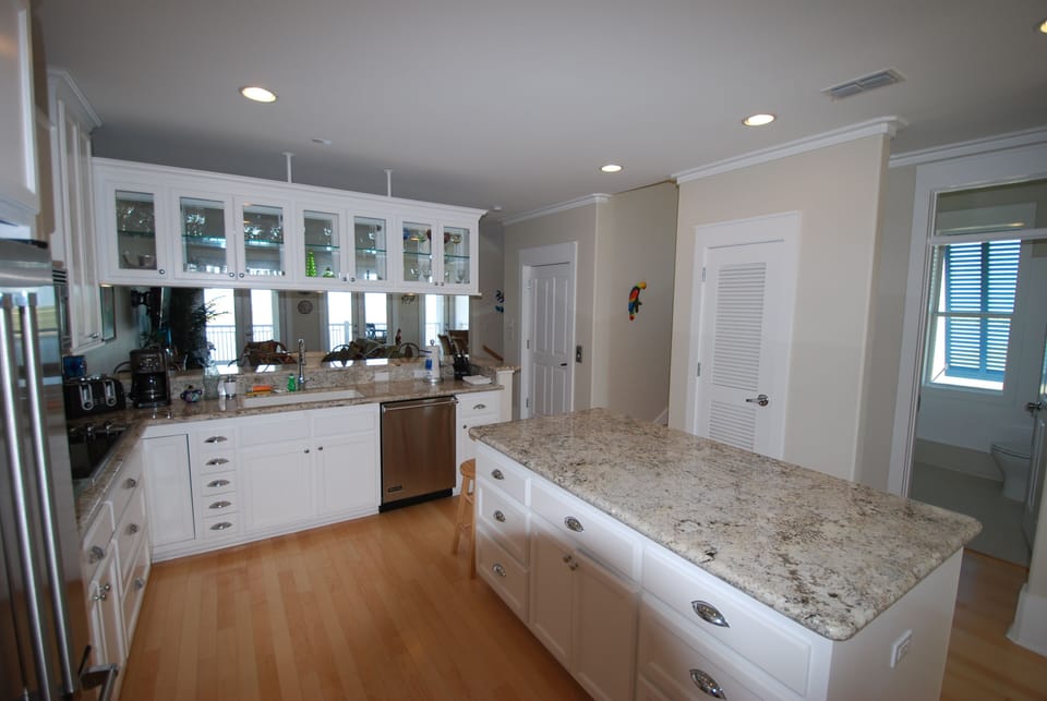 Townhome, 3 Bedrooms | Private kitchen | Coffee/tea maker, fridge, microwave, oven