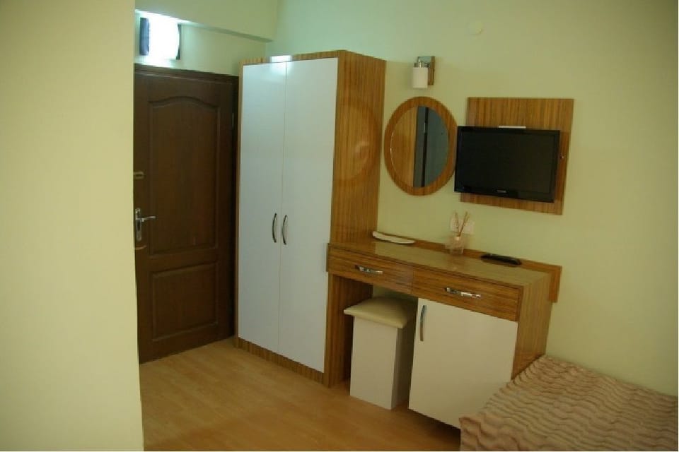 Standard Double Room | Desk, free WiFi