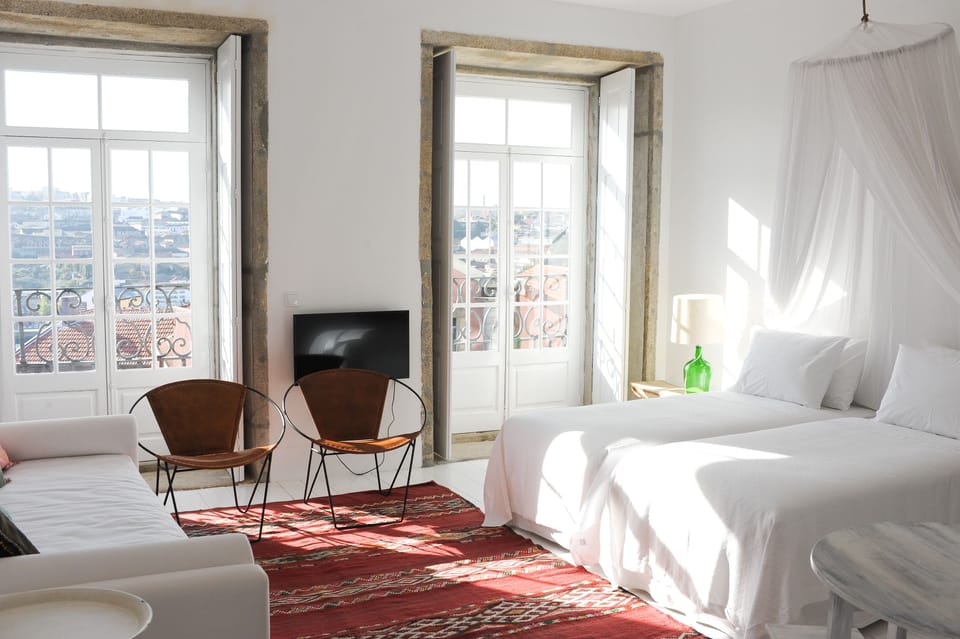 Deluxe Room, River View | Desk, soundproofing, free WiFi, bed sheets