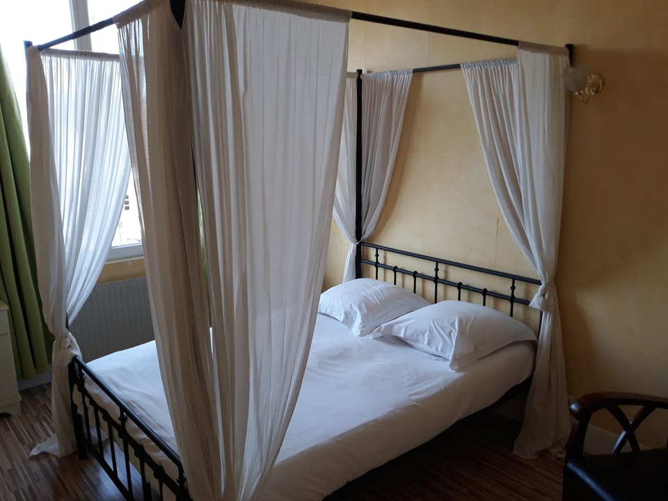 Comfort Double Room | Premium bedding, individually decorated, individually furnished, desk