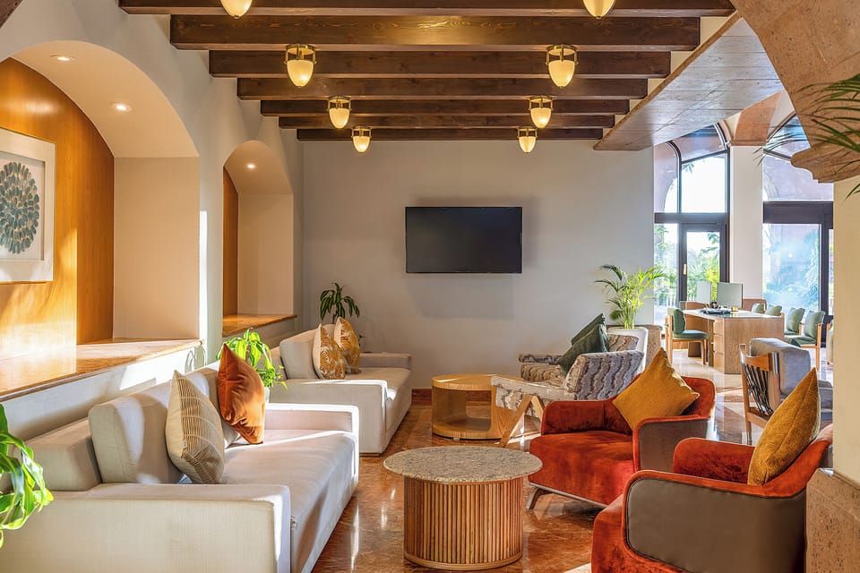 Lobby lounge