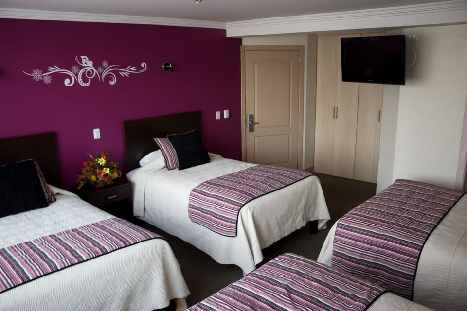 Quadruple Room | Desk, soundproofing, WiFi (free), individually decorated