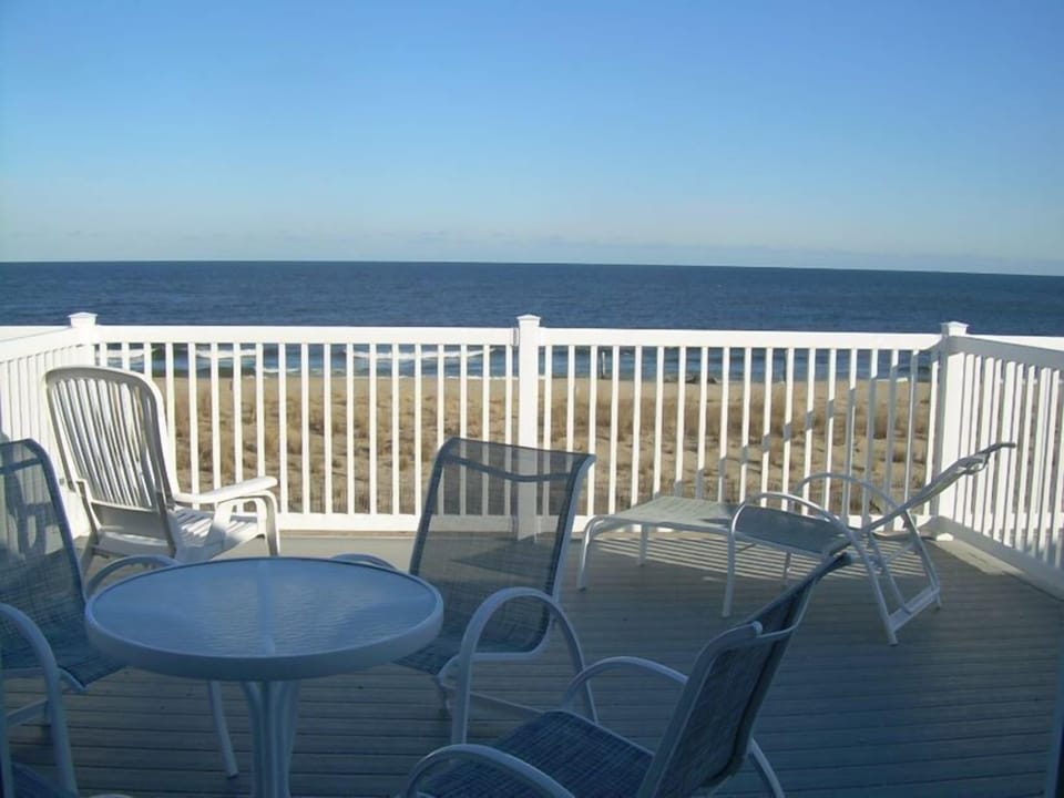 Top floor deck