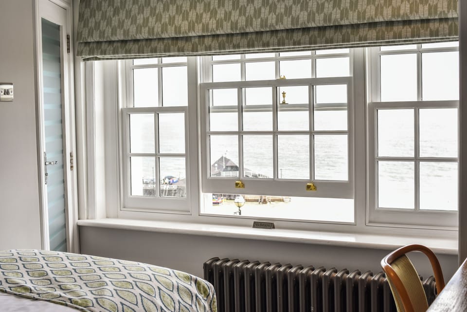 Superior Single Room | Bathroom | Free toiletries, hair dryer, towels